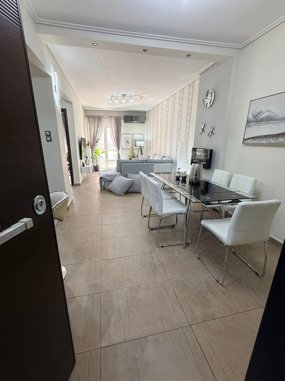 Τραπεζαρία - Dining Area